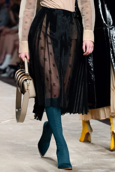 Look 35